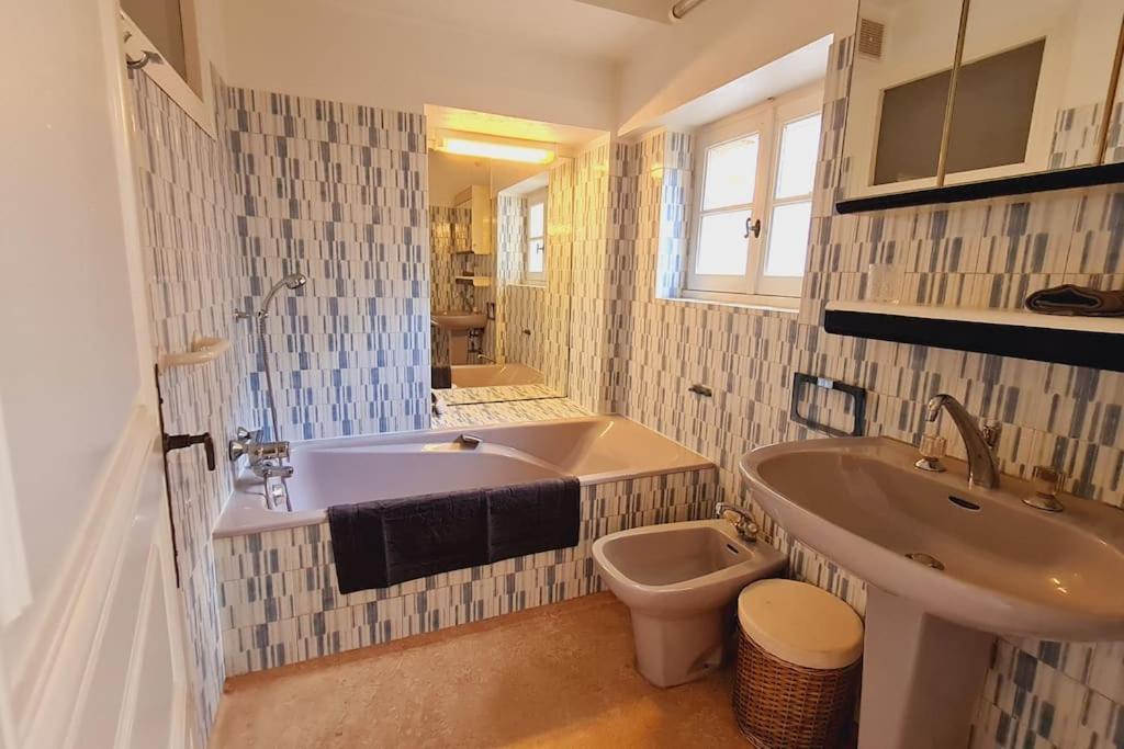 Bouchardine - Centre - Parking Gratuit - Hospices Hotel Бон Екстериор снимка